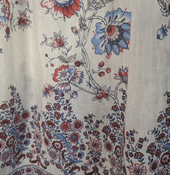 โจ Boho Dream LOFT Floral Peasant Top โ Flowy & Free-Spirited ๐ธ - Picture 3 of 6